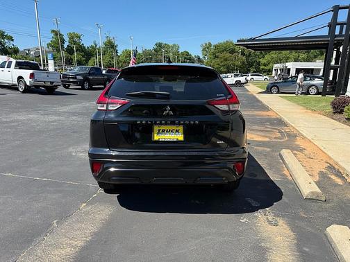 Labrador Black Pearl 2024 Mitsubishi Eclipse Cross SEL