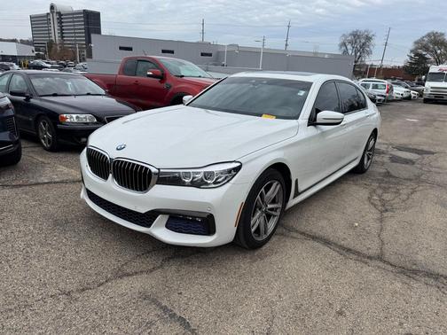 2016 BMW 740 740i