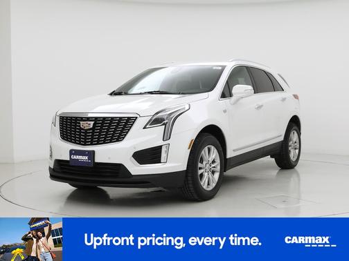 White 2023 Cadillac XT5 Luxury