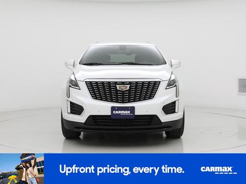 White 2023 Cadillac XT5 Luxury