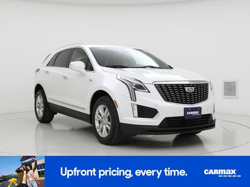 White 2023 Cadillac XT5 Luxury