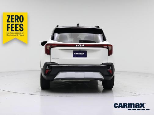 White 2024 Kia Seltos S