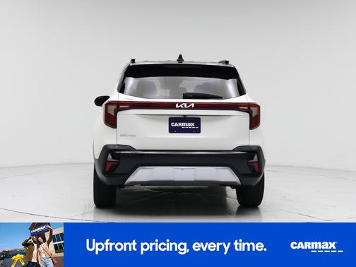 White 2024 Kia Seltos S