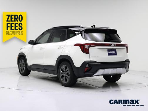 White 2024 Kia Seltos S
