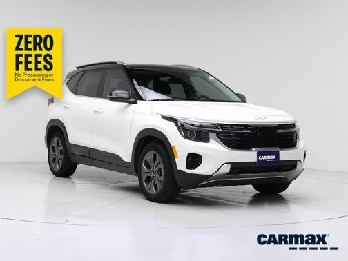 White 2024 Kia Seltos S