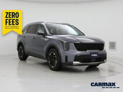 Silver 2024 Kia Sorento S