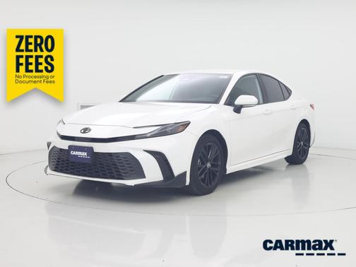 White 2025 Toyota Camry SE