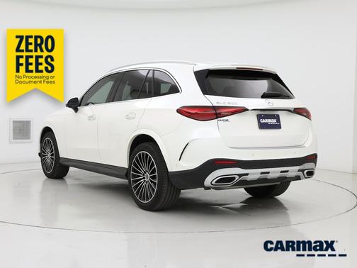 White 2023 Mercedes-Benz GLC 300