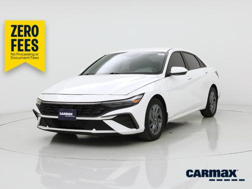 White 2024 Hyundai ELANTRA SEL