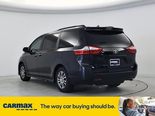 2018 Toyota Sienna XLE