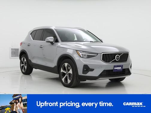 2025 Volvo XC40 B5 Plus Bright Theme
