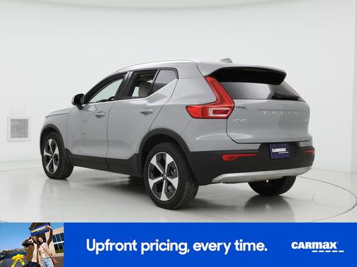 2025 Volvo XC40 B5 Plus Bright Theme