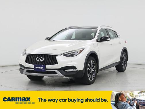 2018 INFINITI QX30 Essential