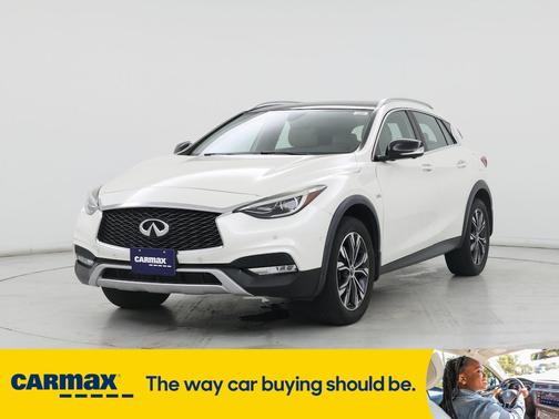 2018 INFINITI QX30 Essential