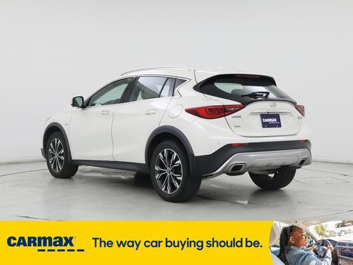 2018 INFINITI QX30 Essential