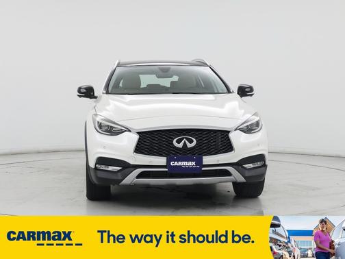2018 INFINITI QX30 Essential