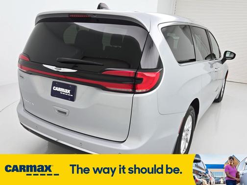 2023 Chrysler Pacifica Touring