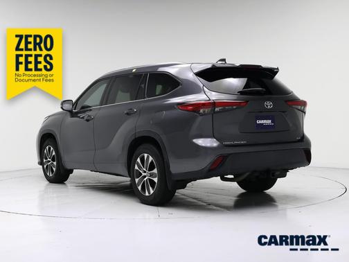 Gray 2021 Toyota Highlander XLE