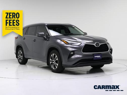 Gray 2021 Toyota Highlander XLE