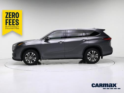 Gray 2021 Toyota Highlander XLE