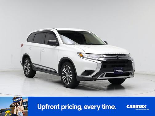 White 2020 Mitsubishi Outlander ES