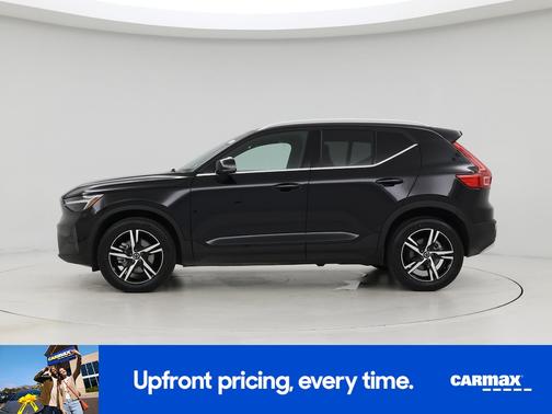 2025 Volvo XC40 B5 Core Bright Theme