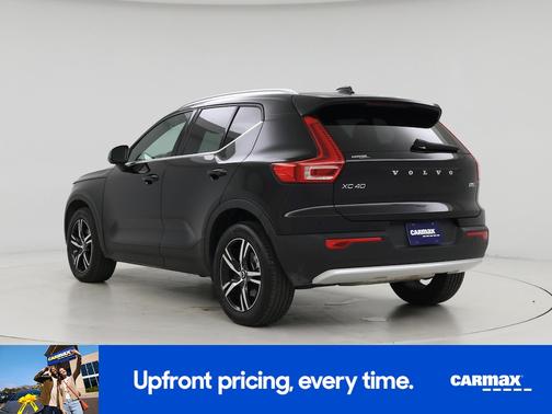 2025 Volvo XC40 B5 Core Bright Theme