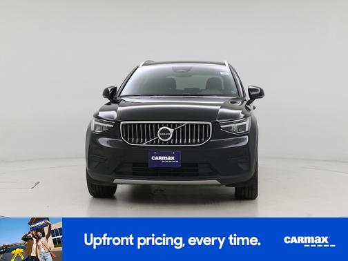 2025 Volvo XC40 B5 Core Bright Theme
