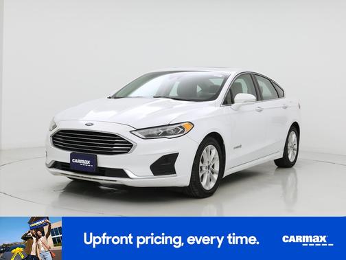 White 2019 Ford Fusion Hybrid SEL