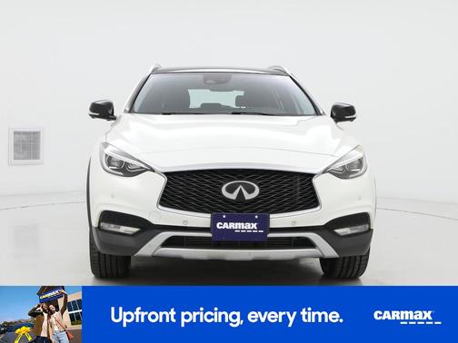 2017 INFINITI QX30 Premium