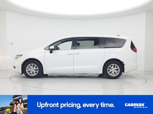 White 2022 Chrysler Voyager LX