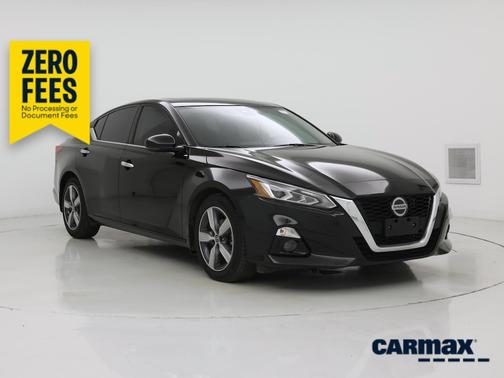 Black 2022 Nissan Altima SL