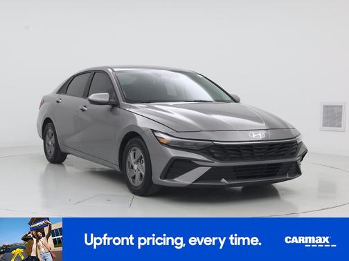 Gray 2024 Hyundai ELANTRA SE