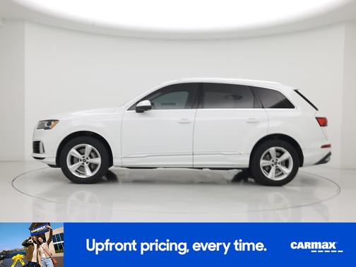 White 2022 Audi Q7 Premium
