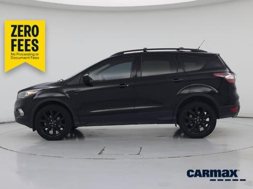 Black 2018 Ford Escape SE