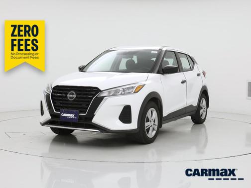 White 2024 Nissan Kicks S