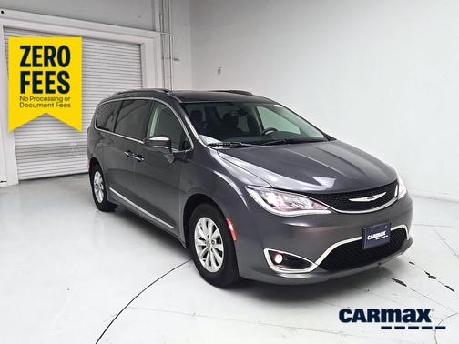 Gray 2019 Chrysler Pacifica Touring L