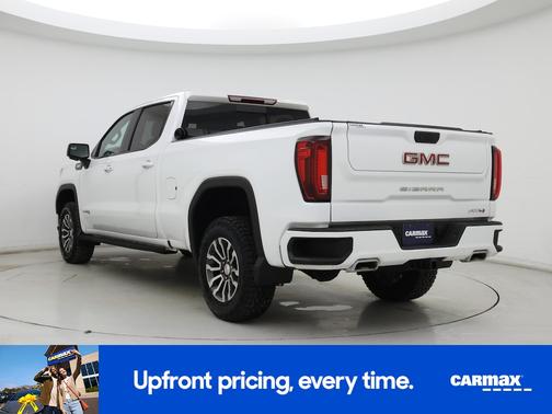 White 2022 GMC Sierra 1500 AT4