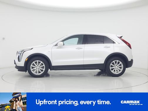 White 2023 Cadillac XT4 Luxury