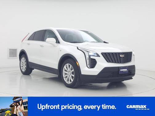White 2023 Cadillac XT4 Luxury