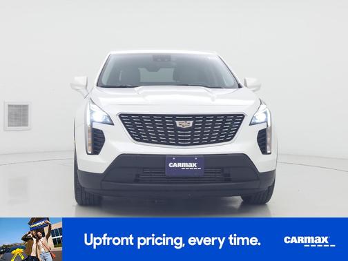 White 2023 Cadillac XT4 Luxury