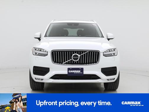 2022 Volvo XC90 T6 Momentum