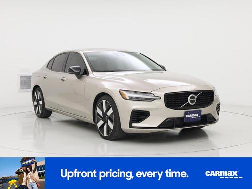 2024 Volvo S60 Recharge Plug-In Hybrid T8 Plus Dark Theme