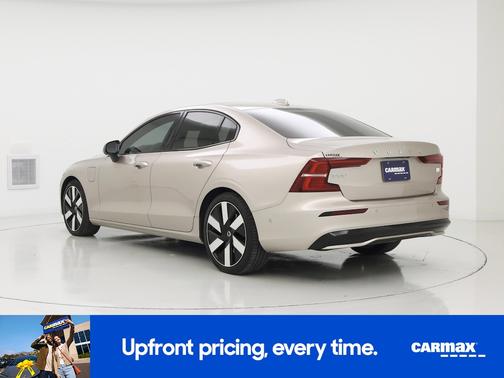 2024 Volvo S60 Recharge Plug-In Hybrid T8 Plus Dark Theme