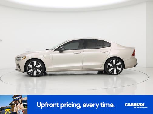 2024 Volvo S60 Recharge Plug-In Hybrid T8 Plus Dark Theme