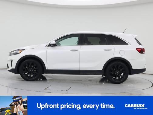 White 2020 Kia Sorento LX