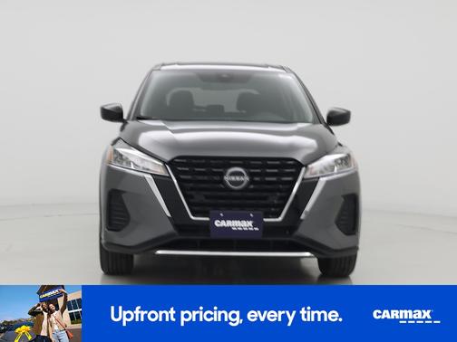 Gray 2025 Nissan Kicks Play S