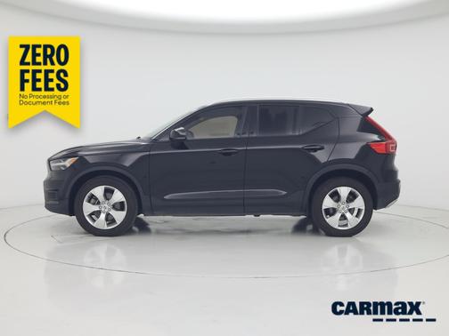 Black 2021 Volvo XC40 T5 Momentum