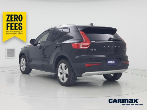 Black 2021 Volvo XC40 T5 Momentum