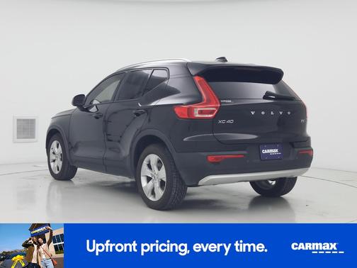 Black 2021 Volvo XC40 T5 Momentum